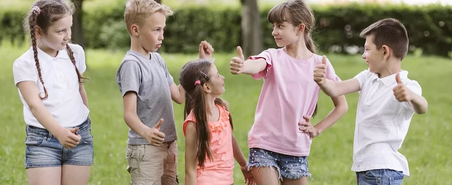 Jak pomóc dziecku, z którym nie chcą się bawić inne dzieci?