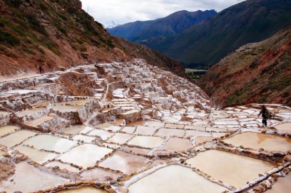 tarasy solne w Maras, Peru