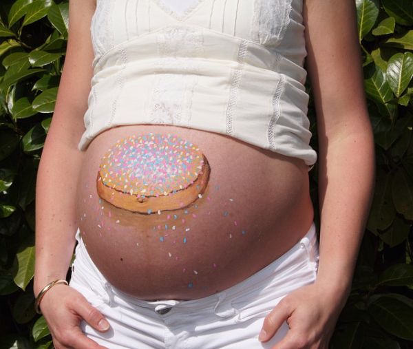 bellypaint-769772_640.jpg