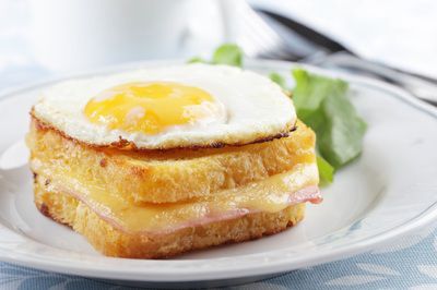 Croque-madame-najslynniejszy-francuski-tost.jpg