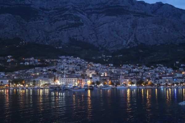 Makarska nocą....